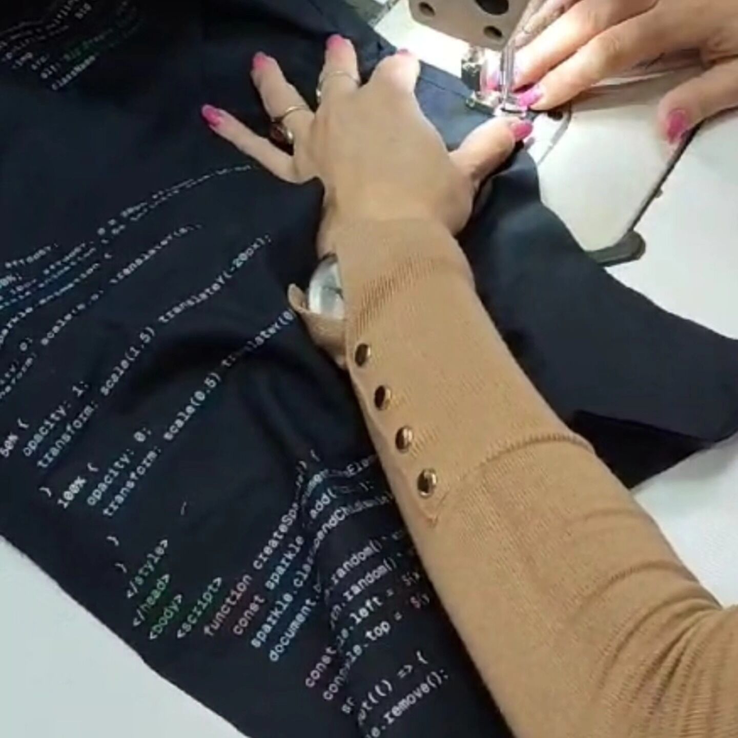 ENI CUTS KATE'S PRINT